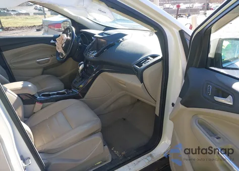 2014 Ford Escape Titanium z USA, uszkodzony, nr VIN 1FMCU0J9XEUC15671